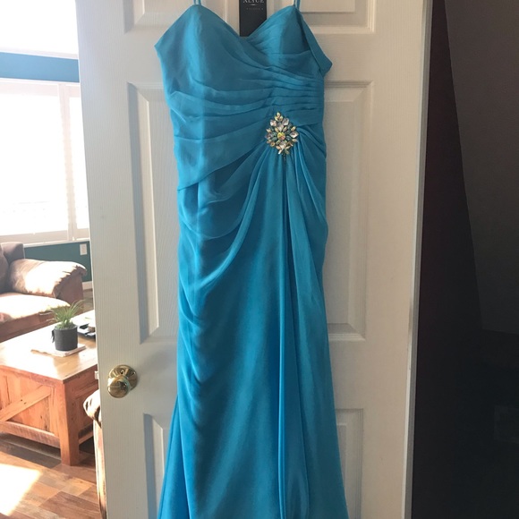 Blue Formal dress Sz8 - great for prom - Picture 4 of 4